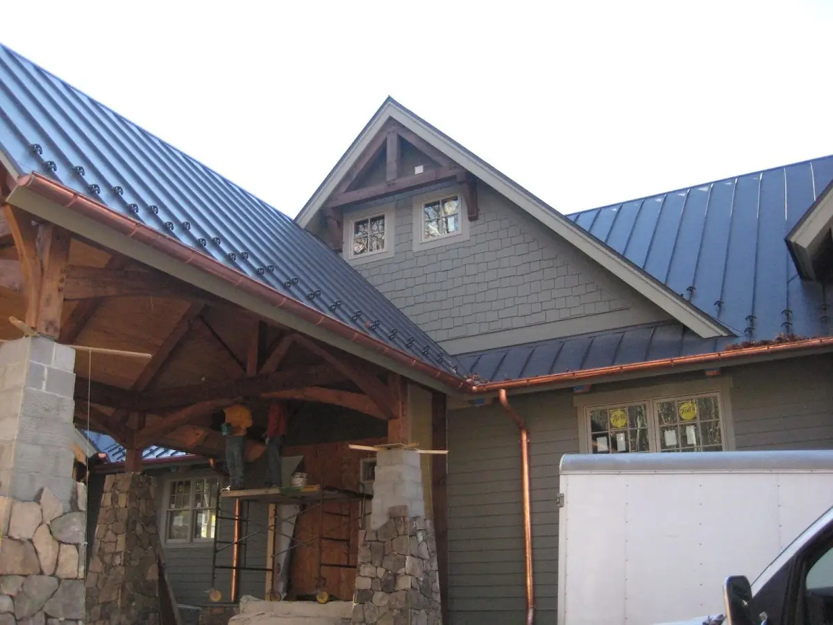 Craftsman Roofing team delivering quality roofing work in Helsing Junction